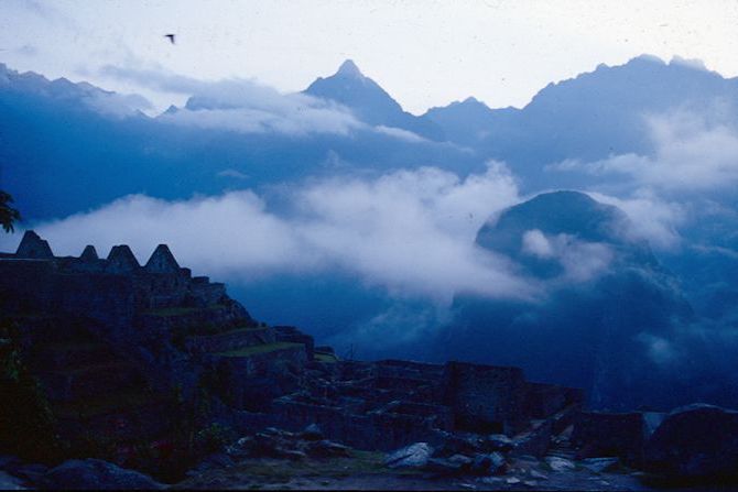 Image 11 - Fernando Astete Archive : Moutain Yanantin and the skyline